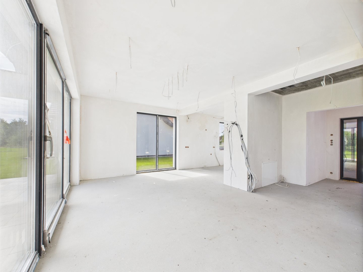 Mennyezeti gipszkartonozás folyamatban Egerben – profi kivitelezés